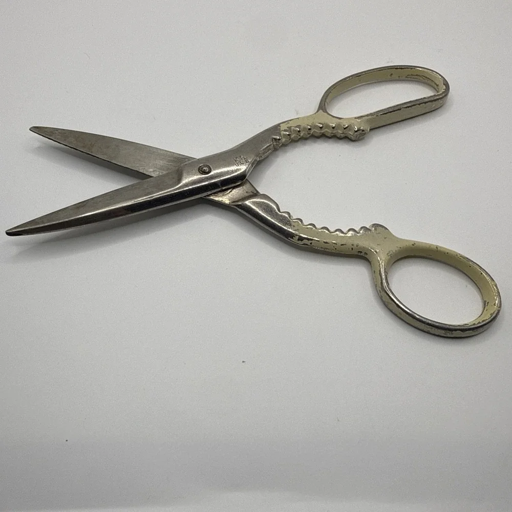 Vintage Wiss Kitchen Shears KS USA Multi Use Nut Cracker Craft Silver 8